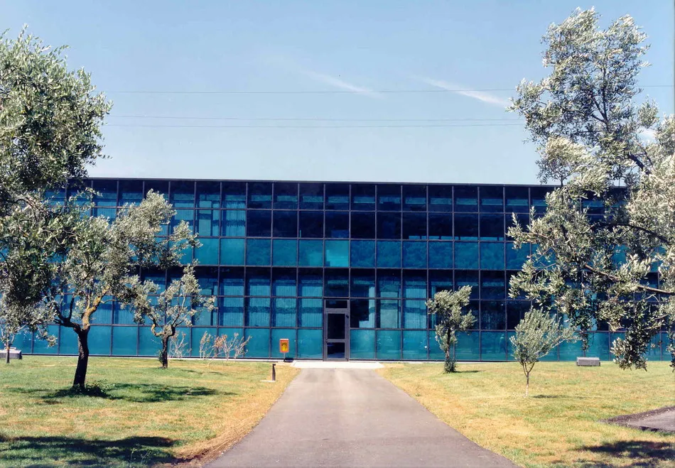 FACCIATA-VETRO-RIFLETTENTE-3